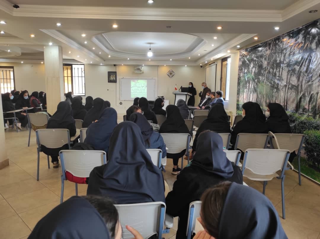 بازدید جناب آقای سید حسین رضویان عضو محترم شورا و ریاست کمیسیون بهداشت،محیط زیست و خدمات شهری شورای اسلامی شهر رشت به اتفاق جناب آقای دکتر محبتی و میرشهیدی از دبیرستان اندیشه های شریف و صحبت با دانش آموزان پیرامون مسائل شهری و محیط زیست