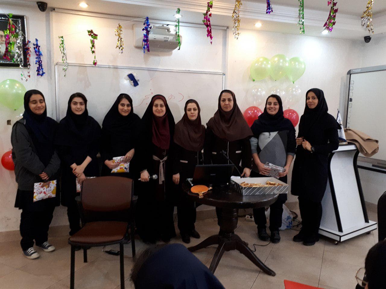 برگزاری جشن دهه فجر و تقدیر از دانش آموزان برتر در مسابقات علمی و ورزشی