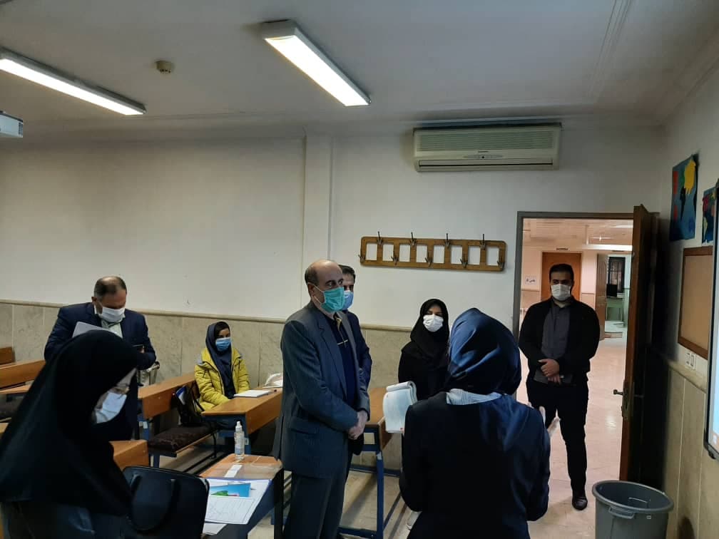 بازدید مدیر اداره آموزش و پرورش ناحیه 2 رشت از دبیرستان غیردولتی اندیشه های شریف