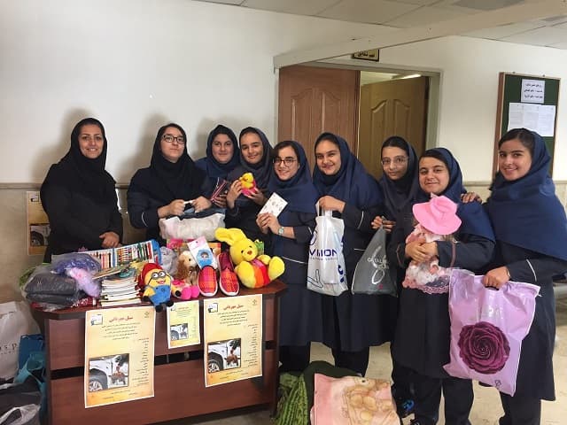 کمک دانش آموزان به مناطق سیل زده