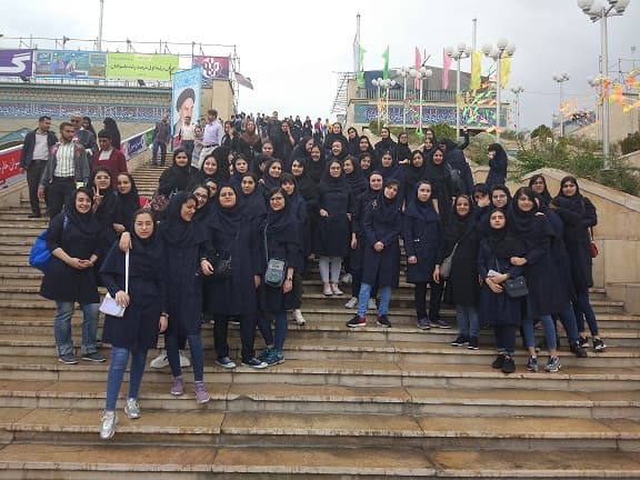 بازدید دانش آموزان دوره دوم اندیشه های شریف از نمایشگاه بین المللی کتاب تهران و ...